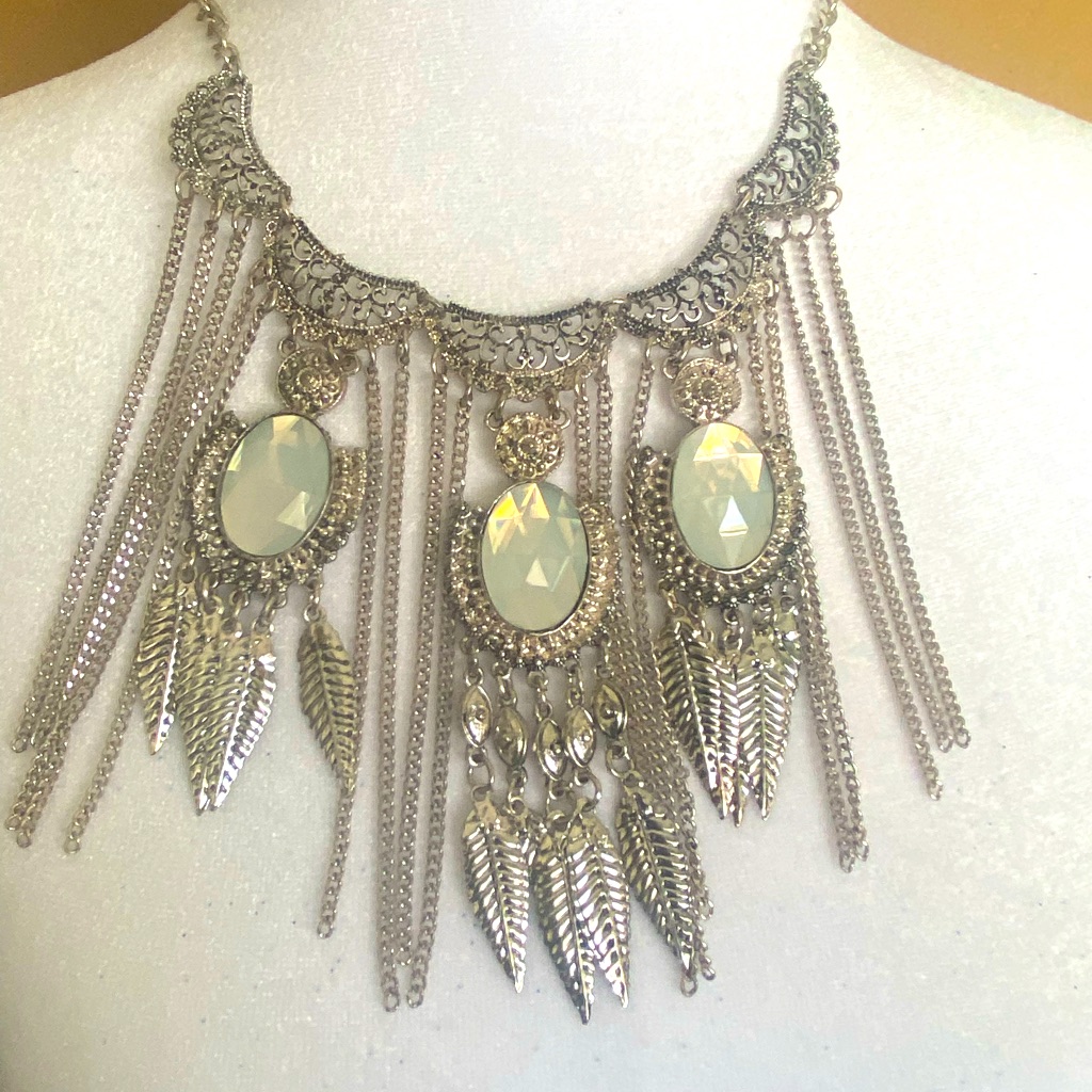 Silver Tone Necklace Silver Tone Necklace